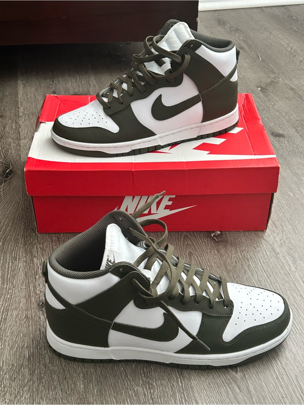 Nike DUNK Mid-Top Sneakers in White and Olive Green